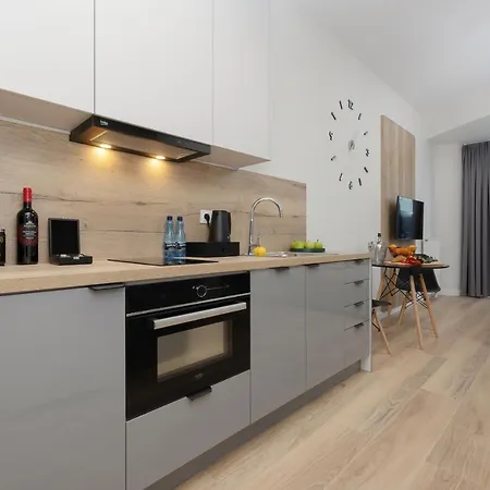 Hanza Moreno Rent
